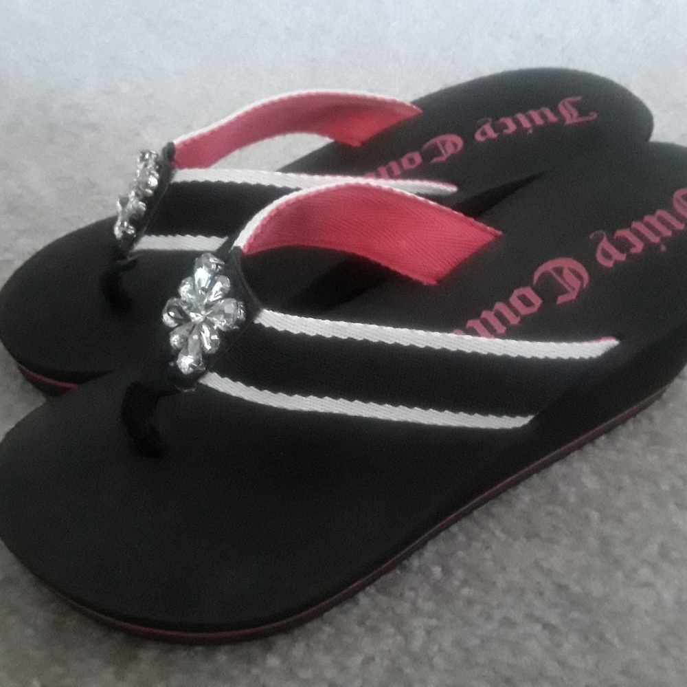 🆕️  Juicy Couture High-Wedged Flip Flops